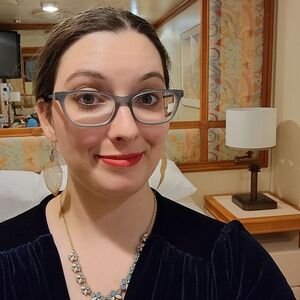 Meet your Posher, Anna